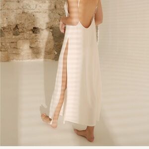 Noo Deep Off-White House Dress in EU44/US14
